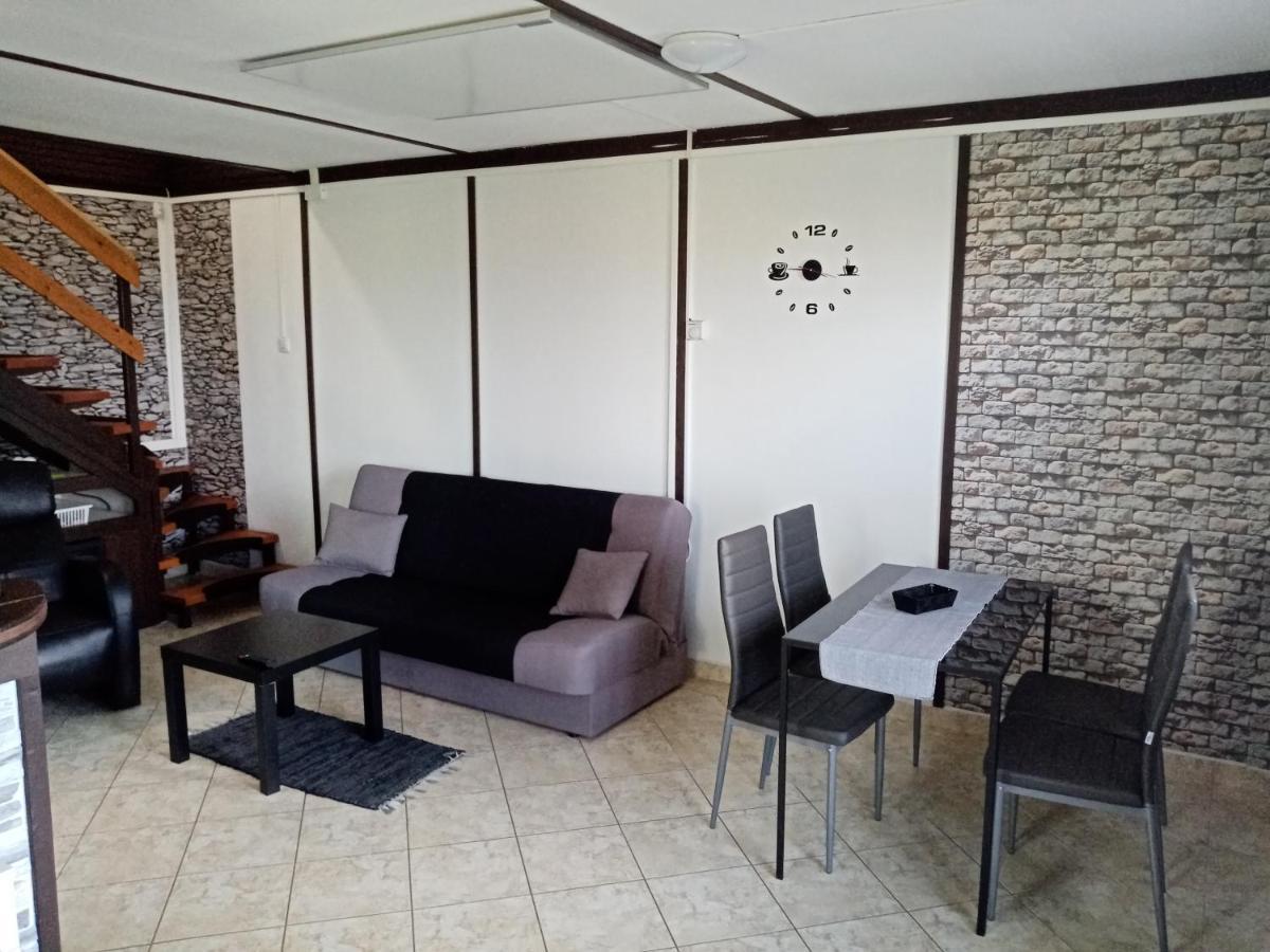 Karesz Nyaralohaz Villa ซาลาคาโรส ภายนอก รูปภาพ